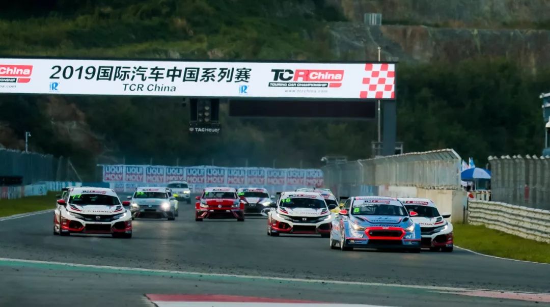 TCRChina宁波站激战连连Engstler夺冠,Lloyd、谢欣哲二三