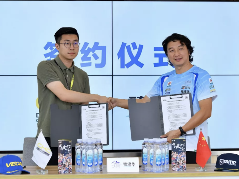 专访|助力中国卡丁事业,专访臻缘华天然泉水邓鹤松