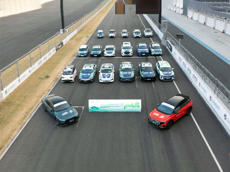 2022中国新能源汽车12小时耐力赛顶流汇集,满电来袭!
